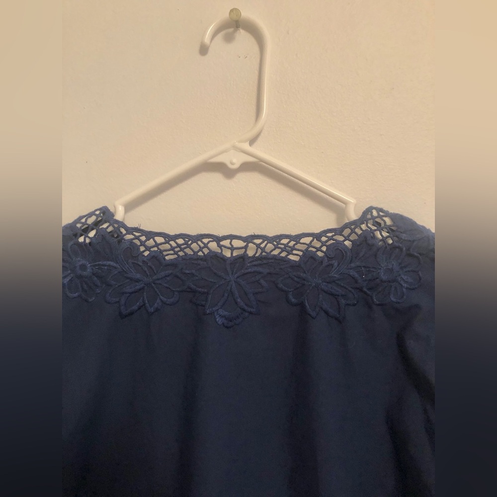 J Crew Long Sleeve Boho Navy Blue Embroidered Cotton Top Size M Ruffle Cuffs - Picture 5 of 7